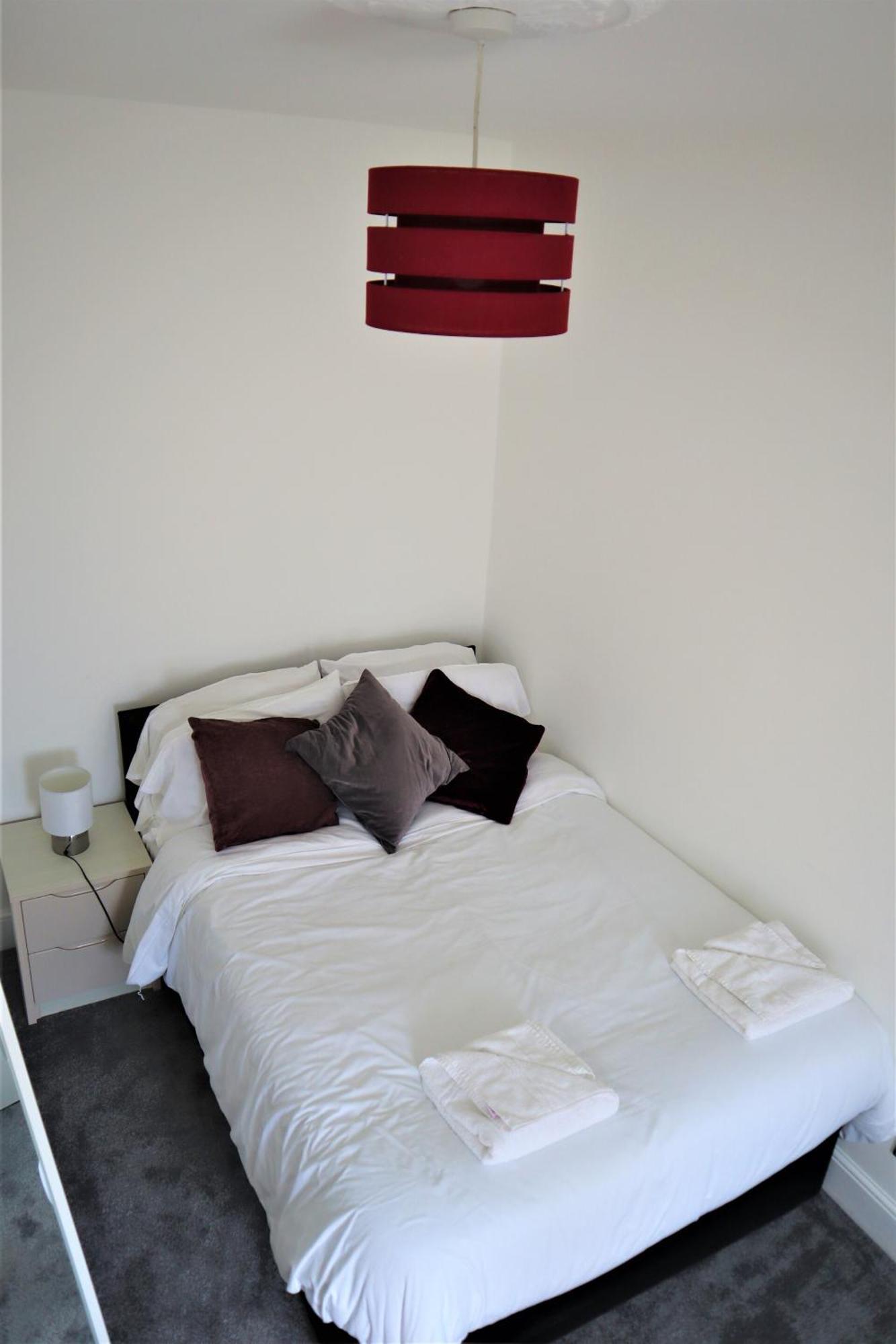Victoria 4 Bedroom Serviced House Short Lets - Near Northampton Gen Hosp & Town Centre Exteriör bild